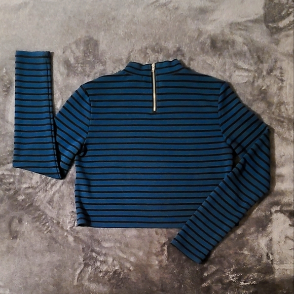 Long sleeve crop - Picture 2 of 3